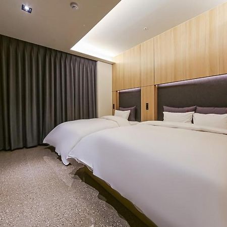 Yeoubi Hotel Changwon Exterior foto